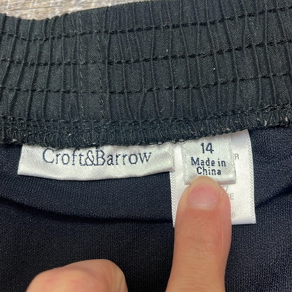 Croft & Barrow Black Shorts - Picture 2 of 3